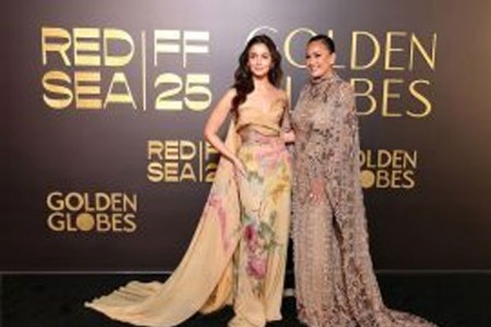 आलिया भट्ट गोल्डन ग्लोब होरायझन पुरस्काराने सन्मानित
