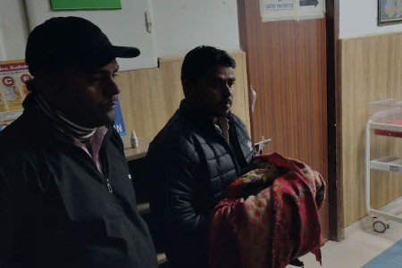 रुग्णवाहिकेत ऑक्सिजन संपल्याने एका दिवसाच्या बाळाचा मृत्यू!