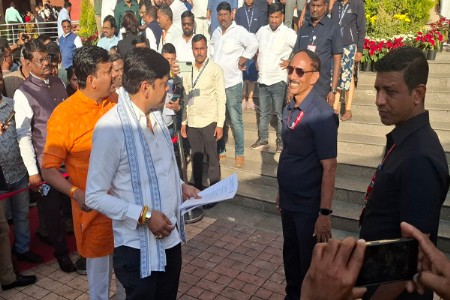 ओळख न पटल्याने खासदार पडोळे यांचा सुरक्षारक्षकांसोबत वाद