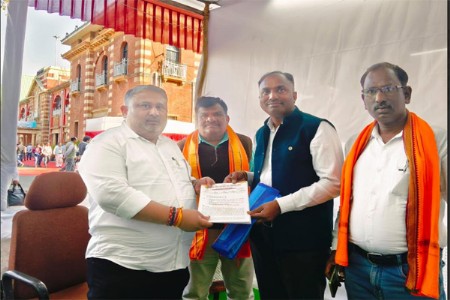 सुरक्षा रक्षक कर्मचाऱ्यांच्या साखळी उपोषणाला यश