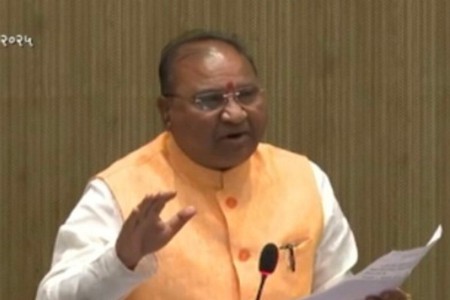 शक्तीपीठ-रेल्वे प्रकल्पांचा स्थानिक रोजगारासाठी वापर करा