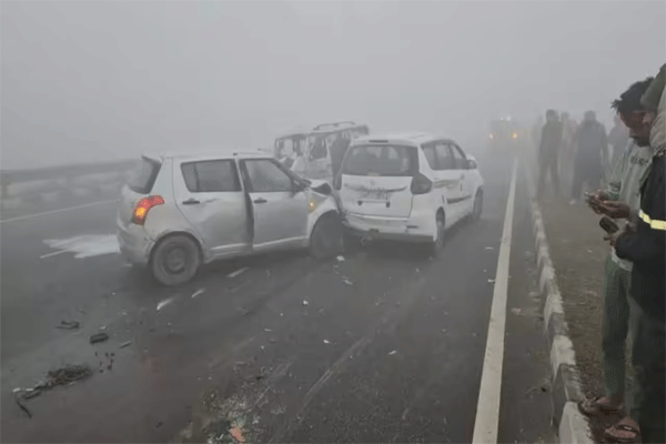 hapur-six-vehicles-collided-on-nh-9 hapur-six-vehicles-collided-on-nh-9