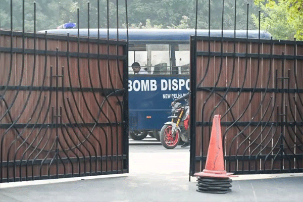 bomb-threats-to-schools-in-ahmedabad bomb-threats-to-schools-in-ahmedabad