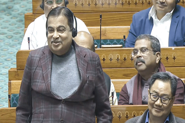 देशभरात एआय-आधारित टोल वसुली प्रणाली लागू करणार, नितीन गडकरींची मोठी घोषणा