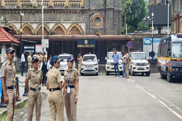 Mumbai High Court bomb threat, Mumbai police action