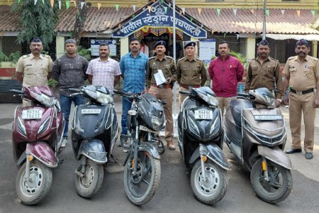 माैजमजा करण्यासाठी दहावीचे विद्यार्थी बनले चाेर