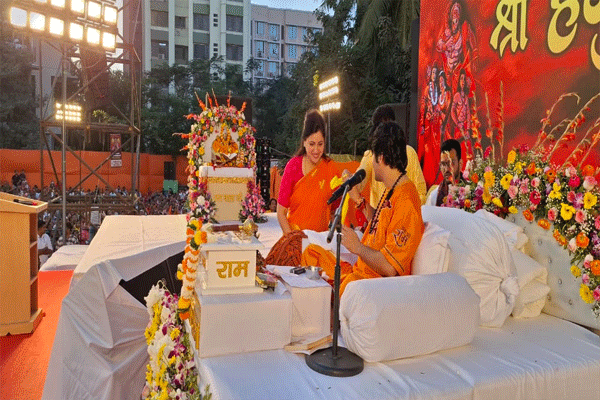 navneet-rana-met-with-dhirendra-shastri