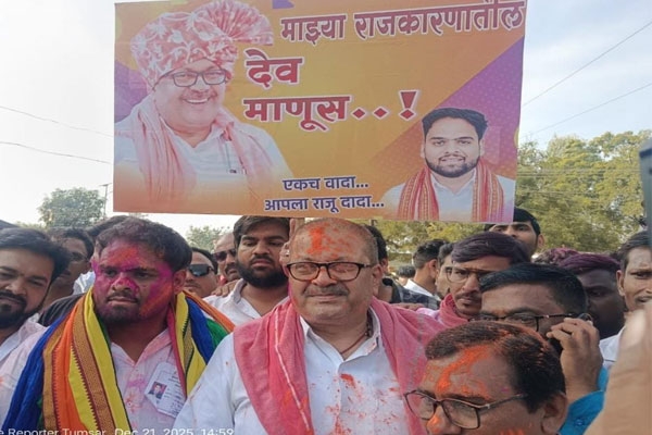 Tumsar Municipal Election, independent mayor Tumsar, Sagar Gabhane victory, Tumsar mayor election results, Tumsar municipal corporation, 12 councilor results, BJP 10 seats, NCP 10 seats, Congress 3 seats, Shiv Sena 1 seat, independent councilor 1 seat, young mayor Tumsar, NCP rebel candidate, defeated senior leaders, mayoral election independent winner, local elections Maharashtra, Tumsar election news, municipal election 2025, council election winners Tumsar, close election results, political upset Tumsar