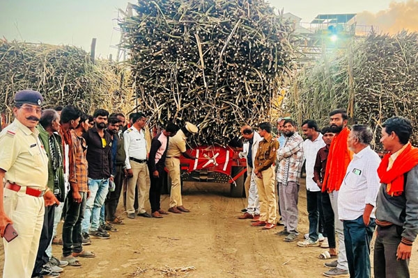  Sugarcane transport meeting, Vasant Sugar Factory,