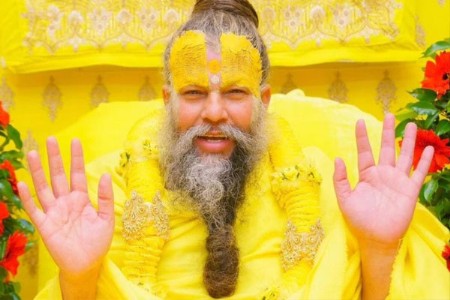 प्रेमानंद महाराजांच्या पदयात्रेच्या वेळेत बदल!