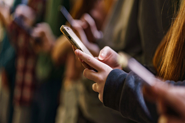 chaudhary-community-ban-smartphones