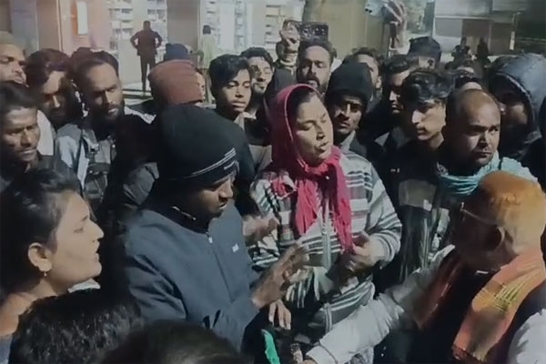 Arvi politics, Arvi municipal election controversy, Dadarao Keche news