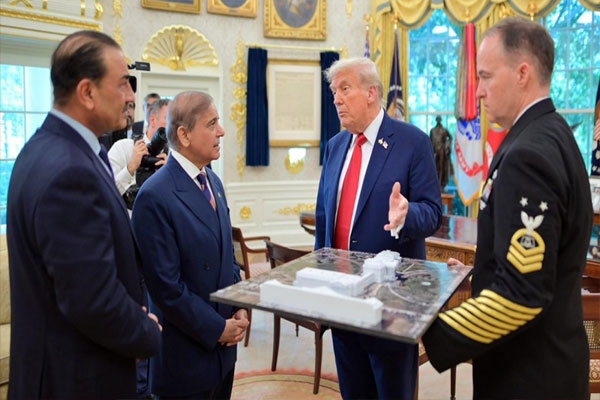 trump-offer-bullet-train-engines-to-pakistan