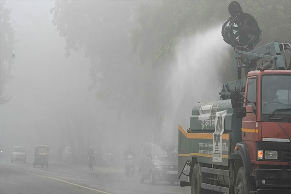 Smog wreaks havoc in Delhi Smog wreaks havoc in Delhi
