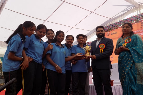 Bhandara social welfare news, residential school students festiv