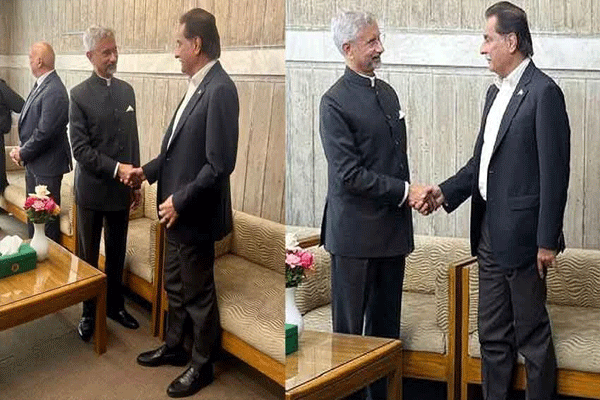 jaishankar-shook-hands-with-pak-speaker
