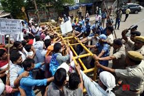  school strike, teacher protest, 340 teachers