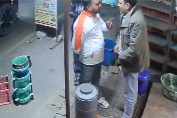 up-police-constable-video-viral