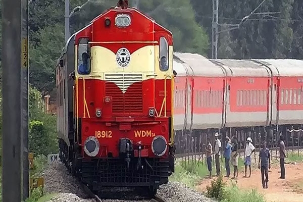Delhi to Kathmandu train