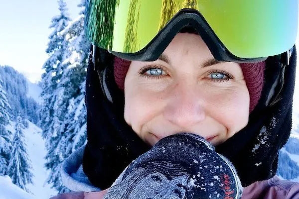 Left his lover on a snowy mountain