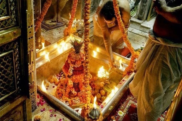 VIP darshan at Kashi VIP darshan at Kashi