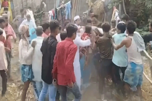 लग्नात वधू आणि वराच्या बाजूने जोरदार हाणामारी, कारण...