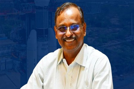 'देशाच्या सुरक्षेसाठी इस्रोचे १० उपग्रह २४ तास सतत कार्यरत'
