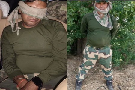 बीएसएफ जवान पूर्णम कुमार पाकिस्तानातून परतले
