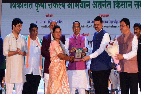 कृषी वैज्ञानिक, विस्तार अधिकाऱ्यांची गाव भेट