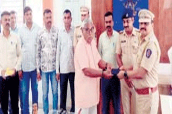 बुलढाणा पोलिसांची कामगिरी २२ मोबाईल केले परत