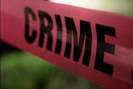 आईशी अश्लिल चाळे करणाऱ्या मिस्त्रीचा केला खून