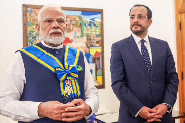 Modi received Cyprus honor Modi received Cyprus honor
