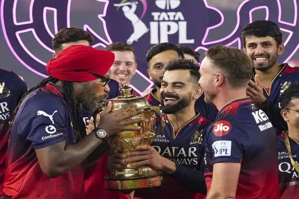 IPL 2025 trophy