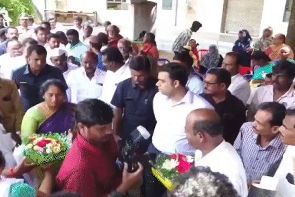 minister throws bouquet in anger minister throws bouquet in anger