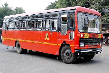 ‘एसटी बस आपलीच’ : बिनधास्त सुरू धूम्रपान