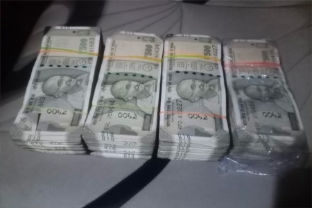 विश्वासातील वाहन चालकानेच केली लुटमारीचा बनाव