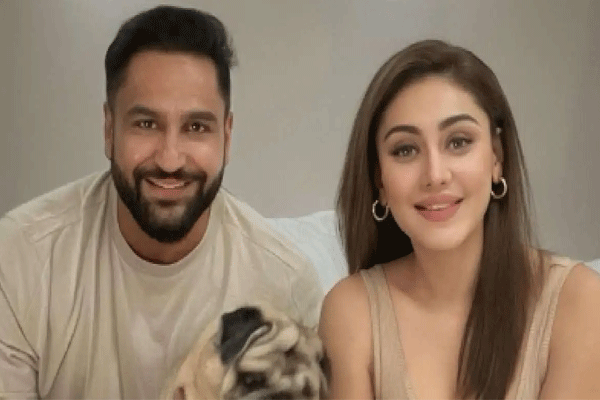 'अटेंशन सीकर' शेफायलींचा पती