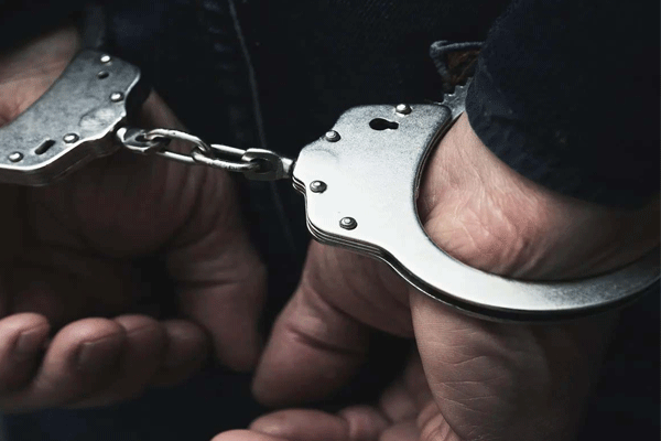 District supply officer caught red-handed while taking a bribe of Rs 25,000