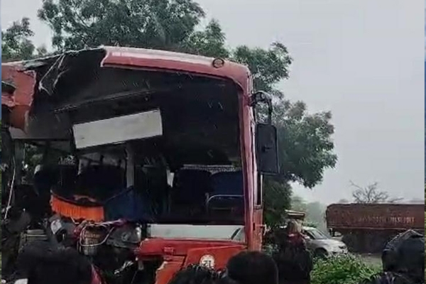 वर्धा बस 