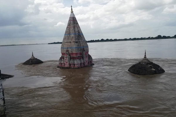 Ganga floods in Kashi