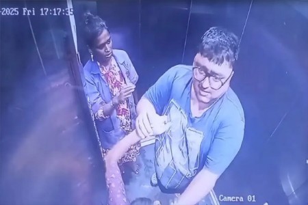 VIDEO: धक्कादायक! लिफ्टचा दरवाजा बंद होताच त्याने त्या मुलाला...