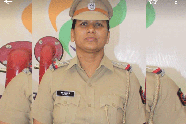खाकी वर्दीनेच वाचवला वर्दीधाऱ्यांचा संसार