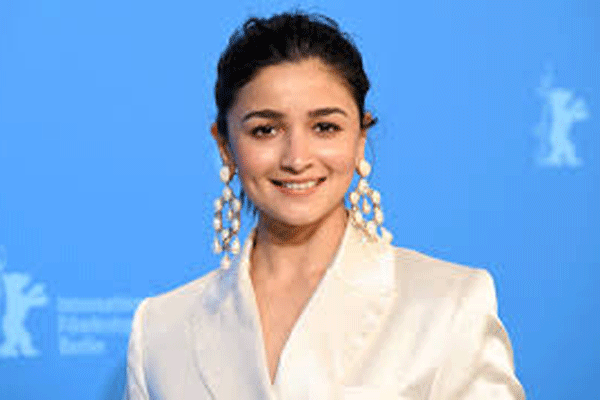 आलिया भट्टचा ‘सुरंगी’ चित्रपट ओटीटीवर धुमाकूळ