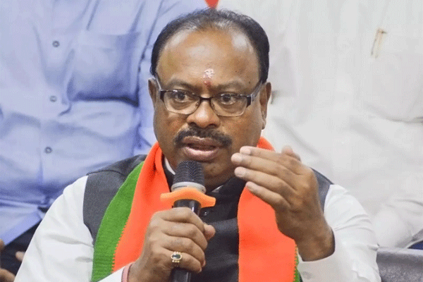 गौण खनिज क्षेत्र तातडीने जाहीर करा; अन्यथा परवाने रद्द