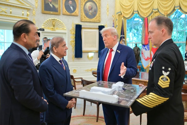 Shahbaz-Munir insulted in White House