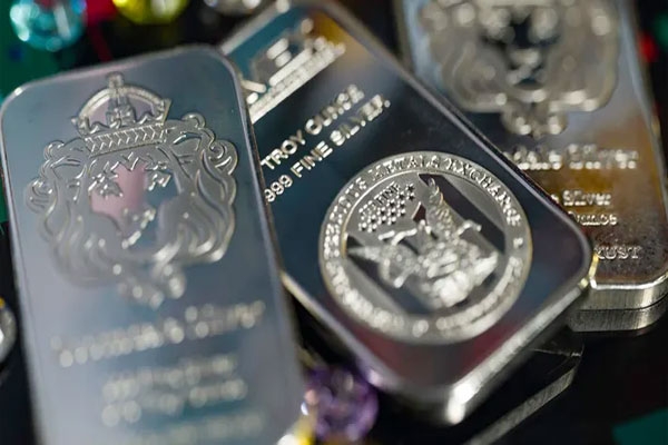 Silver reaches record high