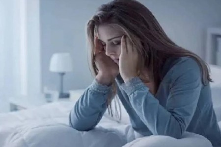 सतत थकवा जाणवतोय? कारण असू शकते व्हिटॅमिनची कमतरता!