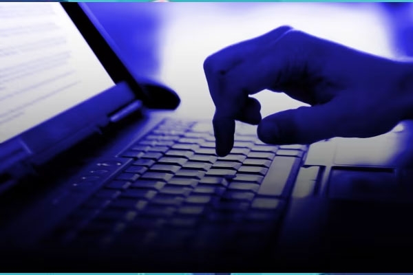 IT engineer defrauded