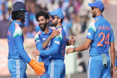 टी-२० मधून निवृत्ती, आता एकदिवसीय सामन्यात निवृत्तीची टांगती तलवार