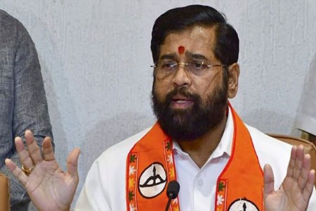 शिंदे गटाला धक्का...निवडणूक रिंगणात असलेल्या उमेदवारांना अटक